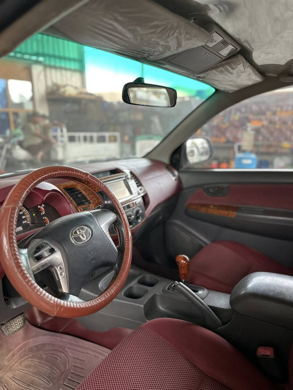 السلام عليكم ورحمة الله وبركاته
هايلوكس ٢٠١٥ اوتوماتيك 

السونار موجود ضمن الصور

السياره بأسمي السنويه لـ ٢٠٣٠ 

متواجد على الفيس

***********
السعر ٢٢٠ وبي مجال
