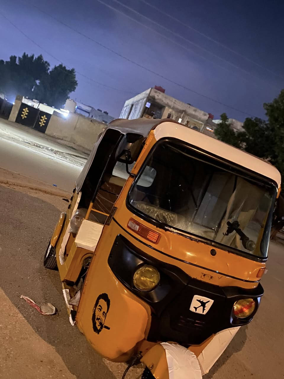 سلام عليكم تكتك باجاج ٢٠ للبيع مكينه مجفته تجفيت شركه مره وحده وحوض وره معمر تكتك نضيفه وخير من الله رقم وسنويه مكاني بصره تنومه سعر ٥و٦٠٠ وبيه مجال رقمي ***********
