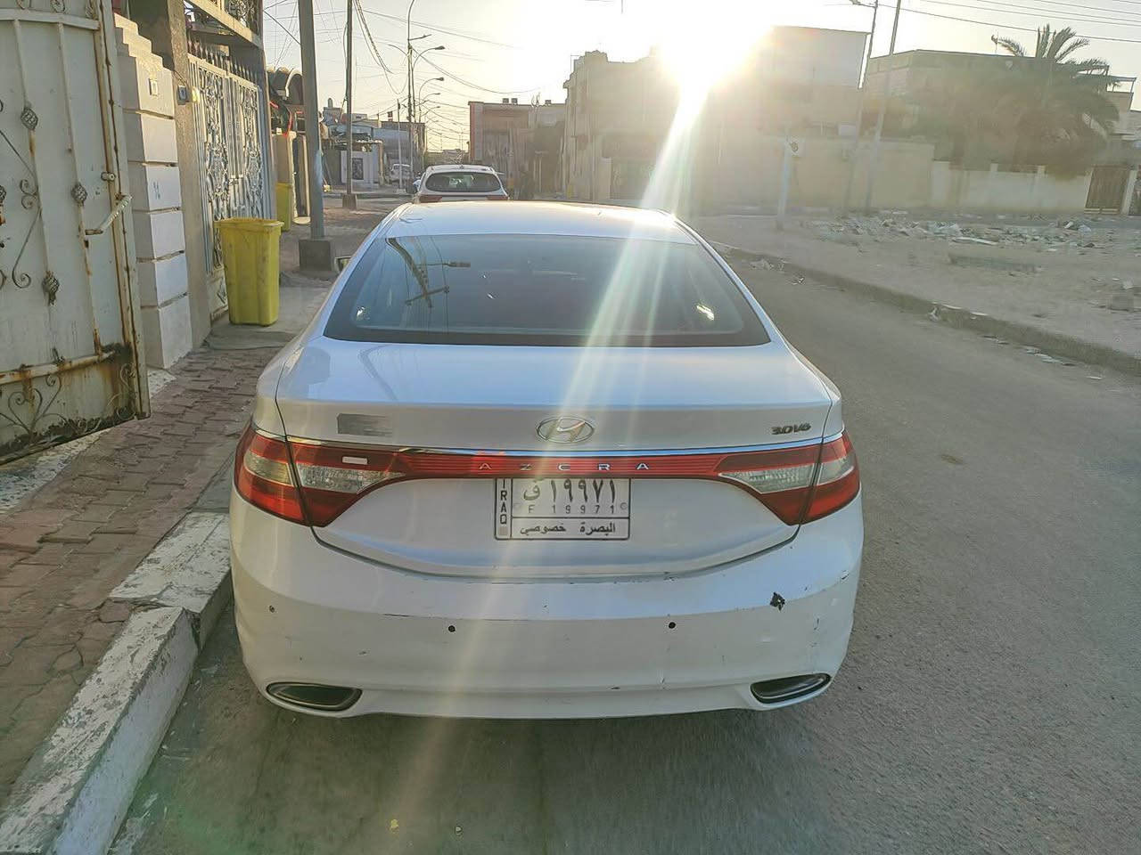 هونداي ازيرا خليجي موديل 2015 
رقم بصرة تحويل سنوية منتهية
محرك 3000 (مفتوح كازكيت) 
بيها ضربة بالبجم بالعراق عدنه

بردات ابواب خلفية 
بردة جامة خلفية كهربائية 
مري شفط + انارة ترحيبية 
تبريد حلو كير مكينة حداده نص 
ويل 17 

السعر 95$ وبيه مجال 
مكان السيارة البصرة نواب الضباط 
للاستفسار: *********** البصرة, العراق

