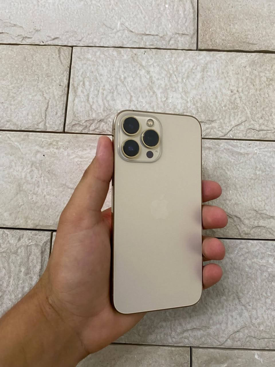 السلام عليكم للبيع آيفون 13برو ماكس
الجهاز بلاي مامفتوح 
بطاريه 77
فيس إيدي يشتغل ويطفي 
بس شروك خفيفه يم الفيس إيدي 
الجهاز كله شغال ومكفول 
كامرات صوت لاقطه مكفول 
للبيع بسعر مناسب 525 الله يديمك يارخص
للتصال***********
— في ‏تكريت محافظة صلاح الدين‏.
