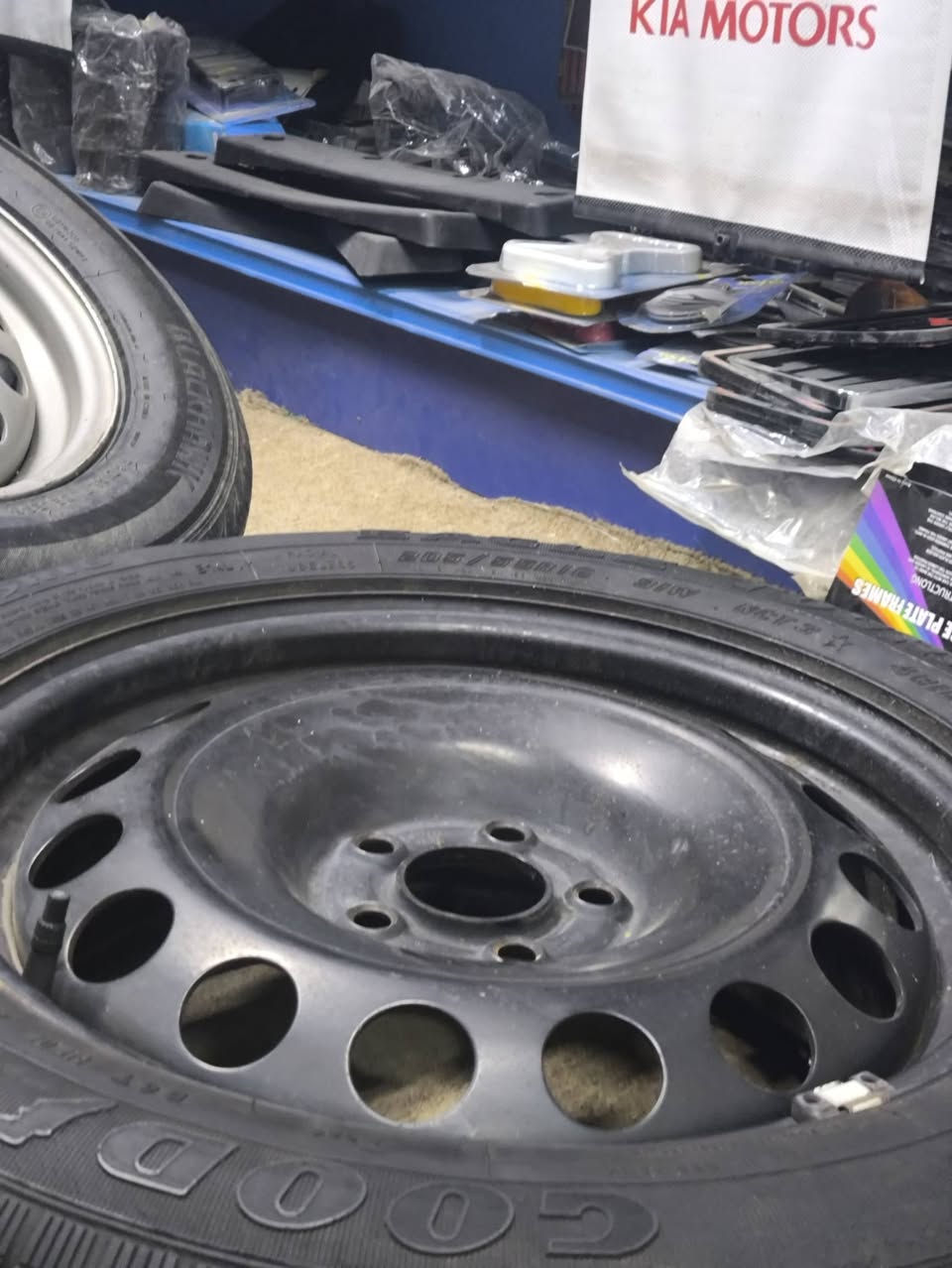 السلام عليكم حبايب قلبي تخم ويلات وتخم تاير حجم 16 ياباني اصلي مالت شركه شرط زيرو البيع مكاني نجف شراي يجي خاص يرهم مراوس هم السعر 270 قفل قفل ***********
