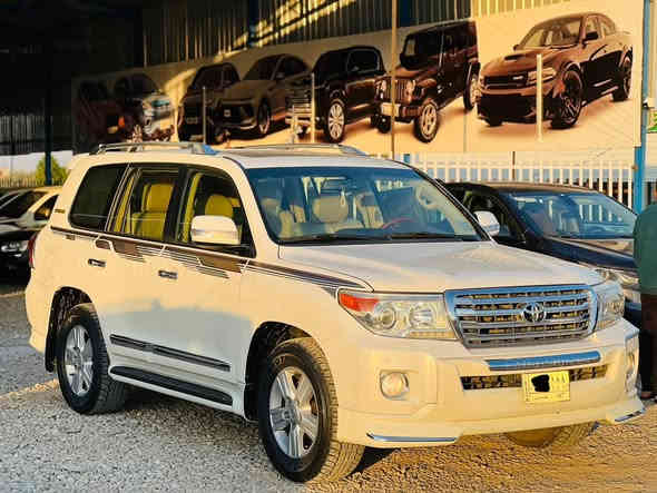 لاندكروز 2014 فطيم فول 
رقم بغداد مميز مشروع وطني باسمي
سياره جديده كلش ماشيه 168
مكفوله كفاله عدا رش بسيط بالجاملغ الخلفي
فول مواصفات1/1
8 ايرباك 
كشنات جلد+كهرباء 
مري شفط+قلاب
وباقي المواصفات المعروفه 
بيع او مراوس اوبتما او سوناتا
العنوان بابل الشوملي
السعر 378$ وبيها مجال استفسار 
***********
***********
