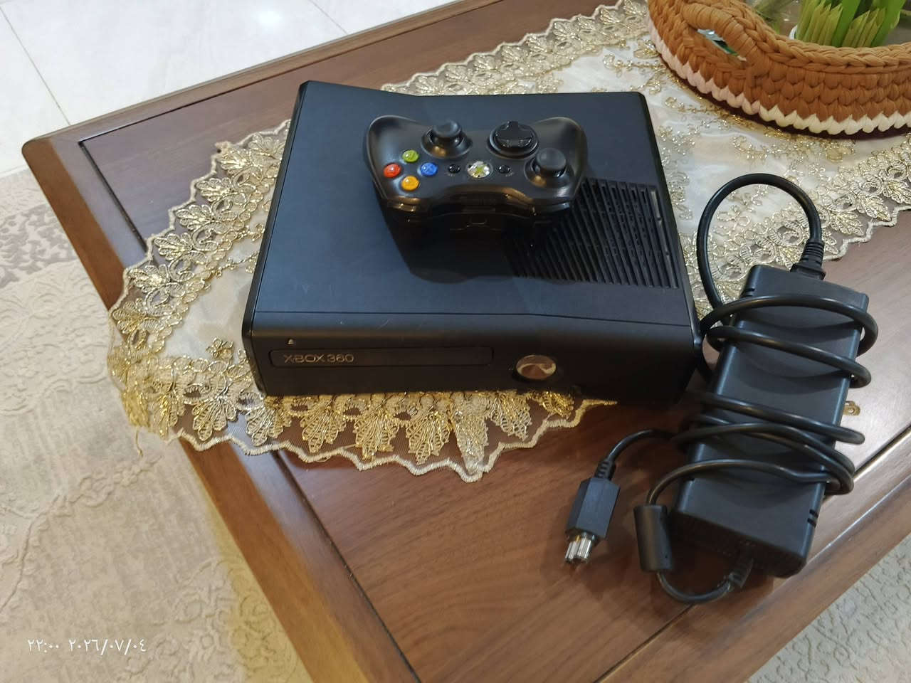 السلام عليكم، x box 360.
جهاز نظيف مثل ما موضح بالصور، يحتوي على 82 لعبة، بيه هارد داخلي 250GB، مشكلته الوحيدة المحولة مآگاعد تحول، واليده بيها خلل بسيط بالگير، رايده بـ85 ألف وبيه مجال، رقمي للتواصل: ***********.

