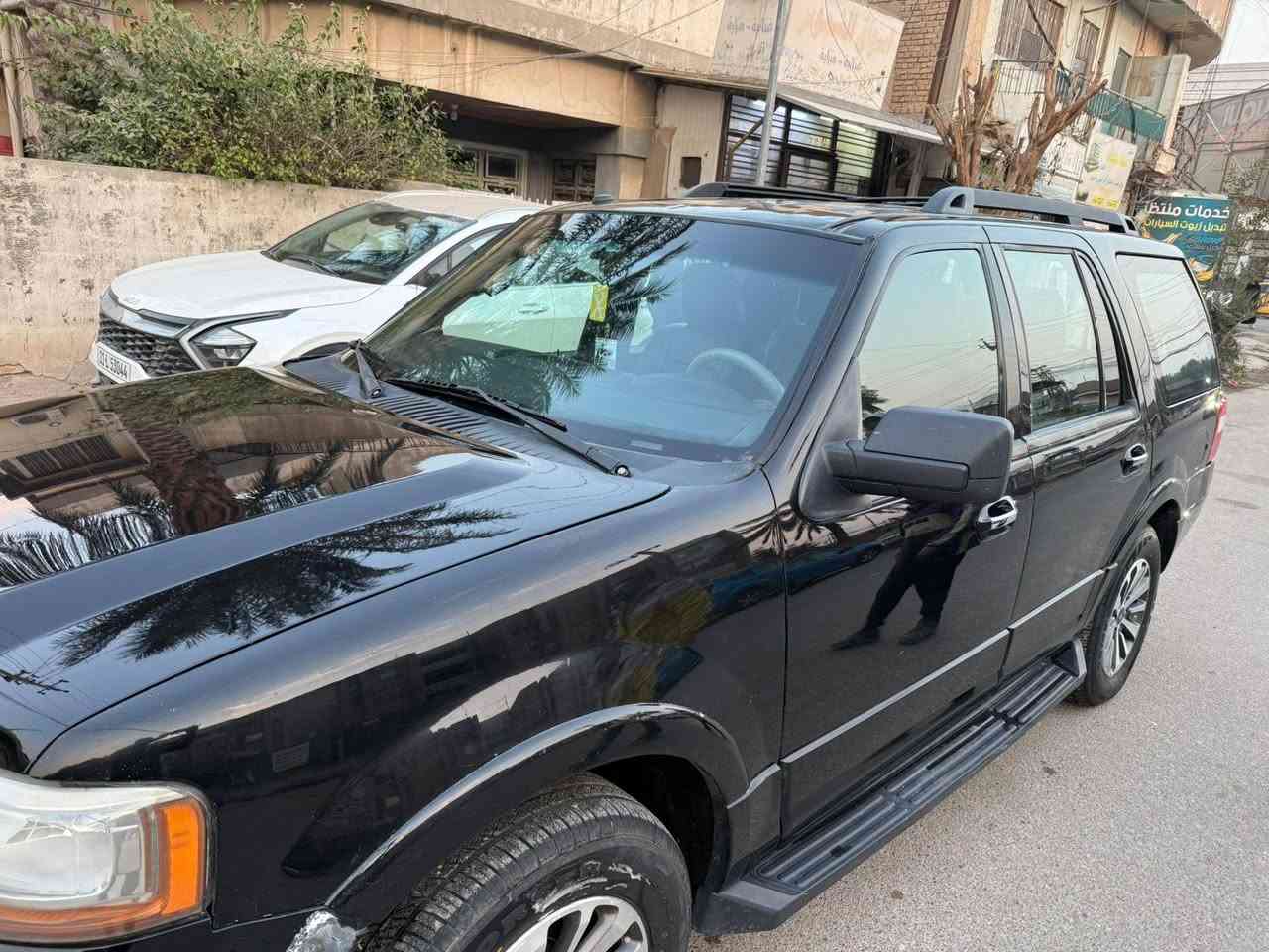 السلام عليكم للبيع فورد اكسبيشن موديل ٢٠١٧ رقم بغداد المكان بغداد  محرك ٦ سلندر ٣٥٠٠ فول عدا الفتحه بيه بس قطعتين السعر ١٨٥ وبينه مجال ***********
