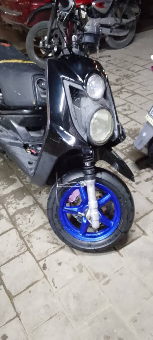 سلام عليكم شباااب عندي دراجه فحل نوزل سكنس مقفوله نضيفه بيه طخات رايده 600يه مكاني البياع شارع الرافدين***********
