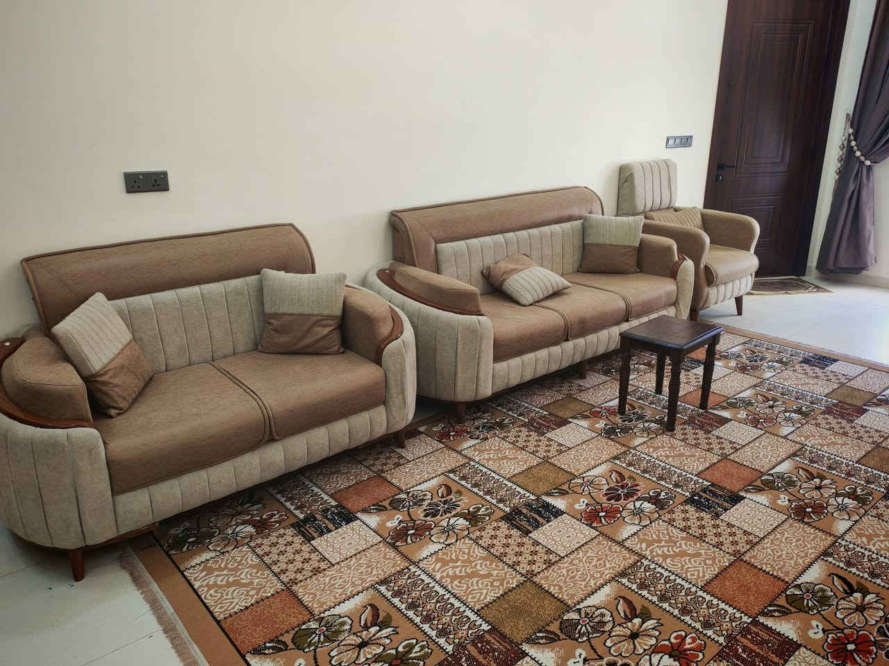 تخم استقبال جديد للبيع
للاستفسار أكثر الاتصال على الارقام
التاليه
***********
***********
الديوانيه/المركز
