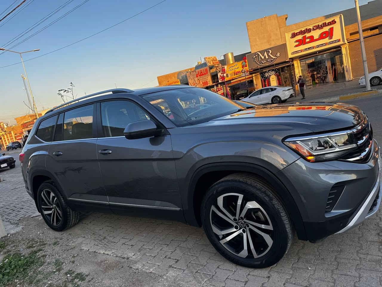 بيع او مراوس حسب القناعه اطلس موديل 2023 محرك 6v ماشيه 24 الف مواصفات فول 1/1SEL 
معروفه بصمه تشغيل ابواب 4 بصمه صندق بصمه وفتح ذكي 
تشغيل عن بعد 
رادارات 360 درجه 
اوتو استوب 
ماسحات تشتغل اوتو ويه المطر 
كشنات جلد وتدفئه وكشن خزن
سياره 7 راكب تبريد مركزي تحكمات تبريد من يم الركاب
استرين تدفئه
شاشه ديجتال بيها كومه مواصفات
4*4 مع انضمه قياده متعدده
لايتات زينون بلادي ومتحرك ويه استرين
سقف بانوراما 
بردات خلفيه بلادي 
جامات 4 اوتو
سياره حادثها جامرلغ وبونيد بدون دواخل ايرباك استرين فقط وراجع سستم بلادي
سياره باسمي ورقم مميز مكاني كركوك سعر 250 وبي مجال
للاستفسار ***********
