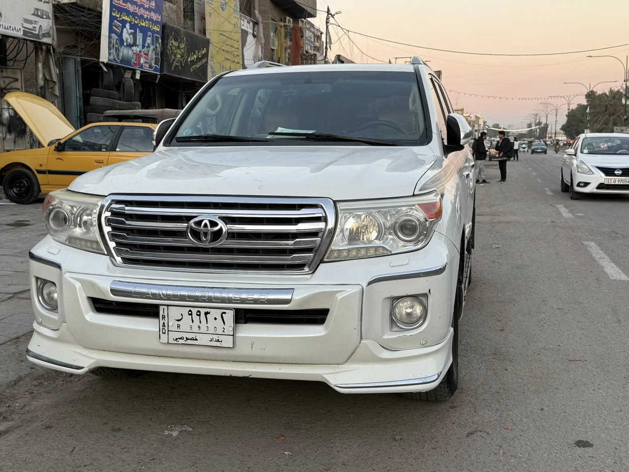 سلام. عليكم. لاندكروز لبيع. رقم بغداد بسمي موديل   2014 موصفات فول.  برايم  سياره. بيه بارد بسيط بس بيه.  صبغ بل دعاميه اقل اقل خمس صابع فقط.لاستفسار *********** مكلف بلنشر
