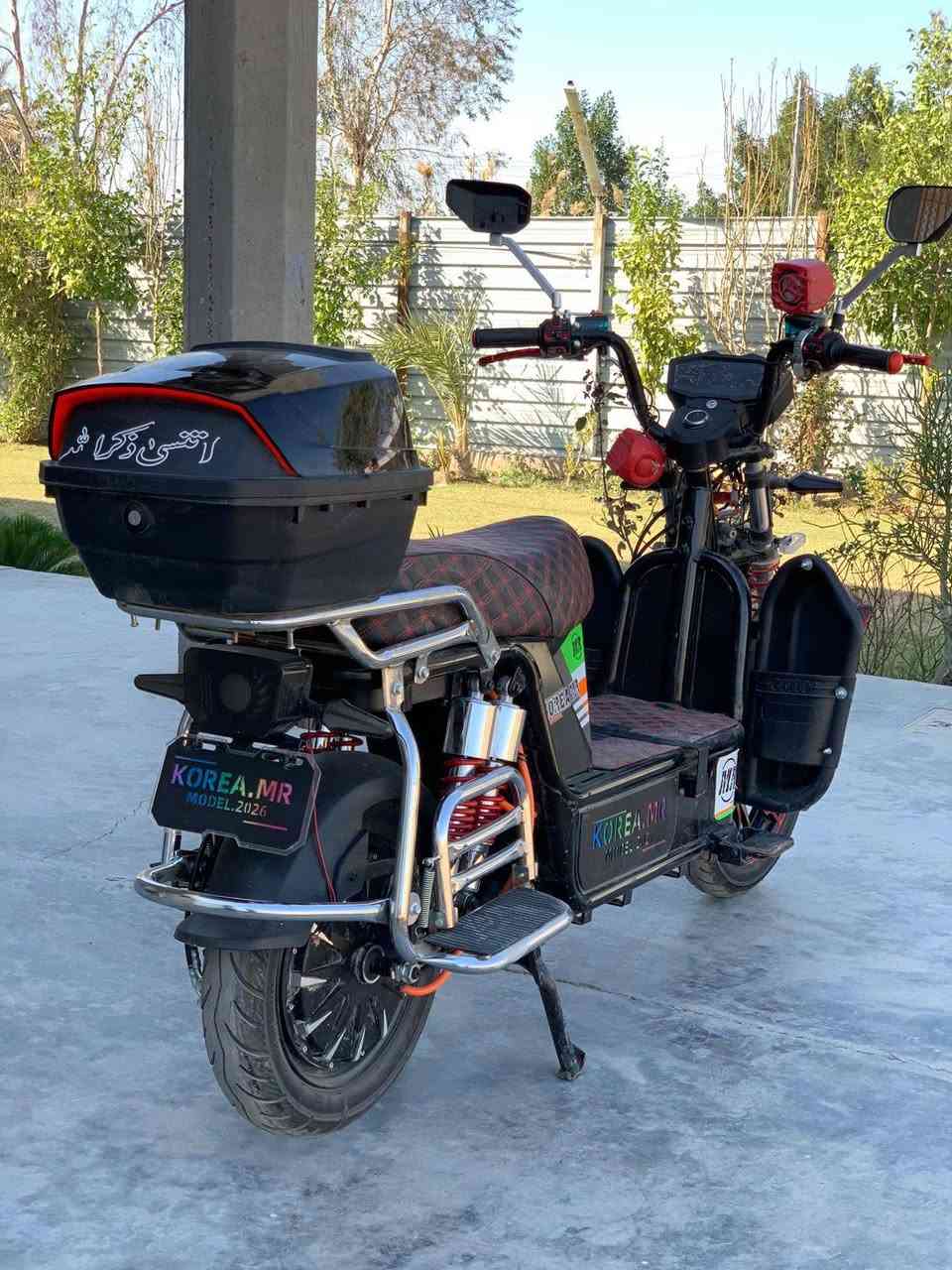 السلام عليكم دراجة شحن البيع دراجة مكفوله من كلشي بيه نقص واحد لايت امامي البطاريه عدد سته الفولطيه 32 ملف 3000 الدراجه جديده مستخدمه شهر واحد السعر 
 خاص***********
