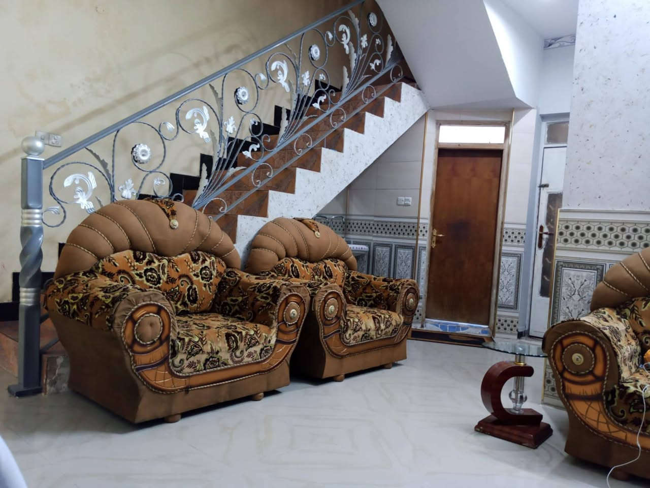 بيت للبيع ١٥٠ م طابقين مجاور البستاني ومطعم حجي حسين ثاني بيت عن الشارع العام ٤ غرف نوم السعر ٢٢٥ مليون قابل للتفاوض .رقم واتس ***********
