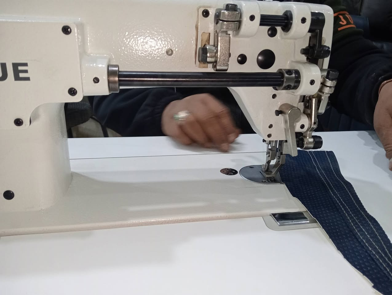 اللهم لك الف حمد وشكر لله تم وصول وتركيب المكن الجديد 2ابره وغرزه مجوز و2سحب يعني بفضل الله نزلنا مكنوللشغل الجديد الحمدلله 💪❤️🥰#ملك_المرسيدس #هانى_السروجى #تعديل_سيارات #سيارات #فرش_تفصيل  #fyp #egypt #zagazig #الزقازيق #الشرقيه #بتاع_عربيات 01229966214دلوقتي بفضل الله نقدر نفصل اثقل الجلود وتفصيل الجلد الطبيعي و الاتنين غرزه وخانات اتنين رايح جاي سحب مزدوج💪💪❤️معانا يارب


**إذا كنت صاحب هذا الإعلان وتريد حذفه لأي سبب، رجاءا أرسل رسالة إلى الدعم الفني**