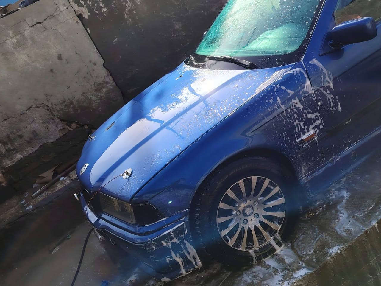 سلام عليكم شباب سياره للبيع مكينه مسكر25 كير اوتماتيك السعر 30 او مراوس ***********
