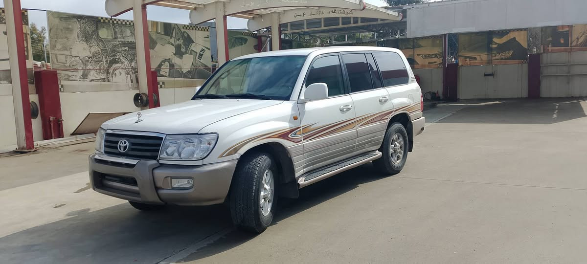 مونیکامودیل 2000رە قە م اسڵی دوبارجە ی بویاخە سە یارە کە زورخاوینە ناوزە ردە سە لاجە دە بل ئیرباک کیرعادی جوارتایە ی نوی لە بنە کیربە شە رت مە کینه بە شە رت تە قە ورە قە بە شە رت هە موشتیکی بە شە رتە سعری 145ورقە ناونیشان هە ولیر***********
