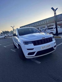 للبيع جيب كراند شيروكي (S) موديل 2022 خليجي  وكالة خليجيه السيارة مكفو...