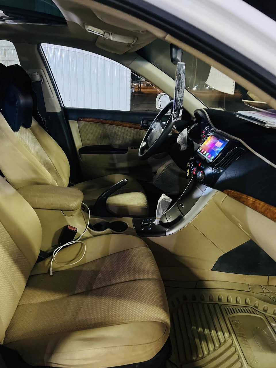 السلام عليكم.سوناته 2009خليجي .محرك 2000 رقم بابل الماني سياره مكفوله من صبغ وتبديل بيه شويه صبغ شي قليل كلش جوه قبق بانزين موضحه بصوره سياره كامله من كهربائيات من حدايد صدر تبربد ندفئه كله جاهزه سياره جاهزه ع اخر حبابه .موصفات سياره فتحه سقف اشاير بجاملغ 5ويلكب داخل بيجي وصاج كشفات زنون . السعر
122وبي مجال عنوان بابل قرب سيطره لاثار ***********
