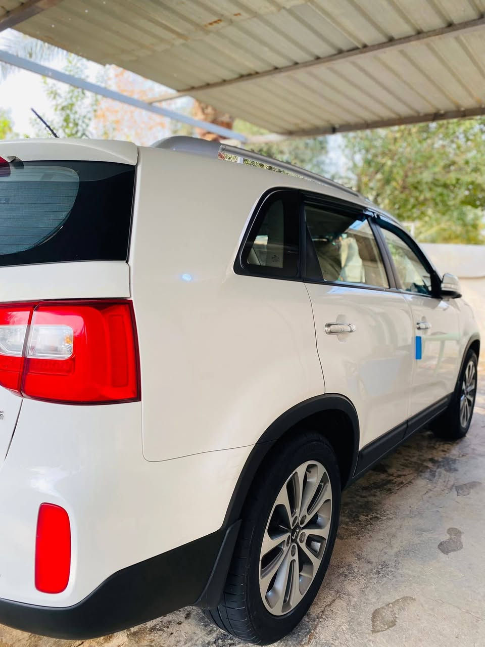 السلام عليك 
للبيع سورنتو 2014
مكفوله كفاله عامه
رقم بغداد الجديد
تحويل مباشر
سياره نص فول 
سويج مو بصمه
لد أمامي خلفي
تحكم ستيرن
اشاير ب مري
محرك سته سلندر 
ويل 19كروم
7راكب
سياره بوضع شركه 
سياره ب مواقع احلى من صور 
سونار مرفق ب منشور 
سعر 185وبيها مجال 
و ترهم مراوس حسب.ل قناعه
الرقم و الاستفسارات 
***********
