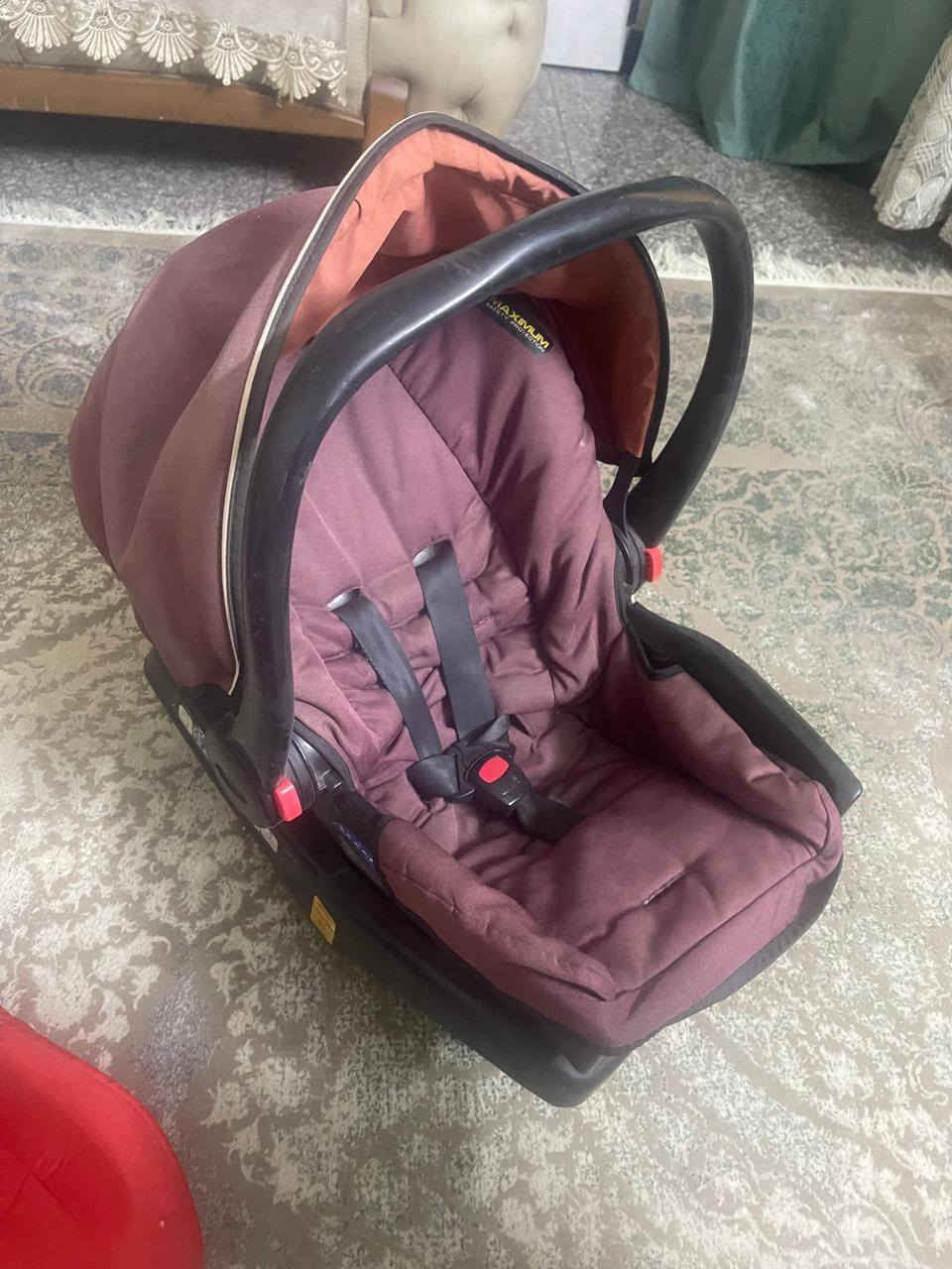 بيع مستعجل عربانه اطفال نظيفة ومابيها ضرر تتطبك تصير صغيرة محمولة السعر ٨٠ وبيها مجال
كرسي اطفال لون احمر  السعر ١٥ الف وبي مجال 
كرسي سيارة كبير  السعر ٣٠ وبي مجال 
سياج اطفال متين جدا السعر ٦٠ وبي مجال 
 المكان حي الجهاد


**إذا كنت صاحب هذا الإعلان وتريد حذفه لأي سبب، رجاءا أرسل رسالة إلى الدعم الفني**