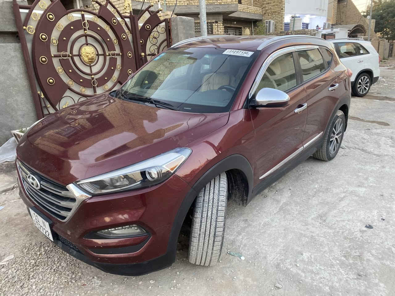 2016 توسان
امريكي حادث بنيد بس صبغ بدون داخل 

***********
ب140 وبيها مجال
