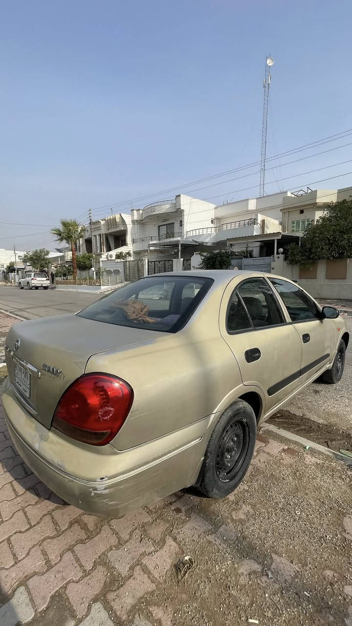 سلام عليكم 
نيسان صني ياباني اصل مديل 2004 كير عادي 
رقم نينوى بسمي 
تحويل ثاني يوم 
مصبوغ 
ماشية اكثر من 300 الف كيلومتر
وبيها كوبون بنزين
🔴السيارة فقط يحتاجلها صبغ
مكاني كركوك

  رقم الهاتف *********** واتساب
 السعر 63$ وبيها مجال للطيبين
