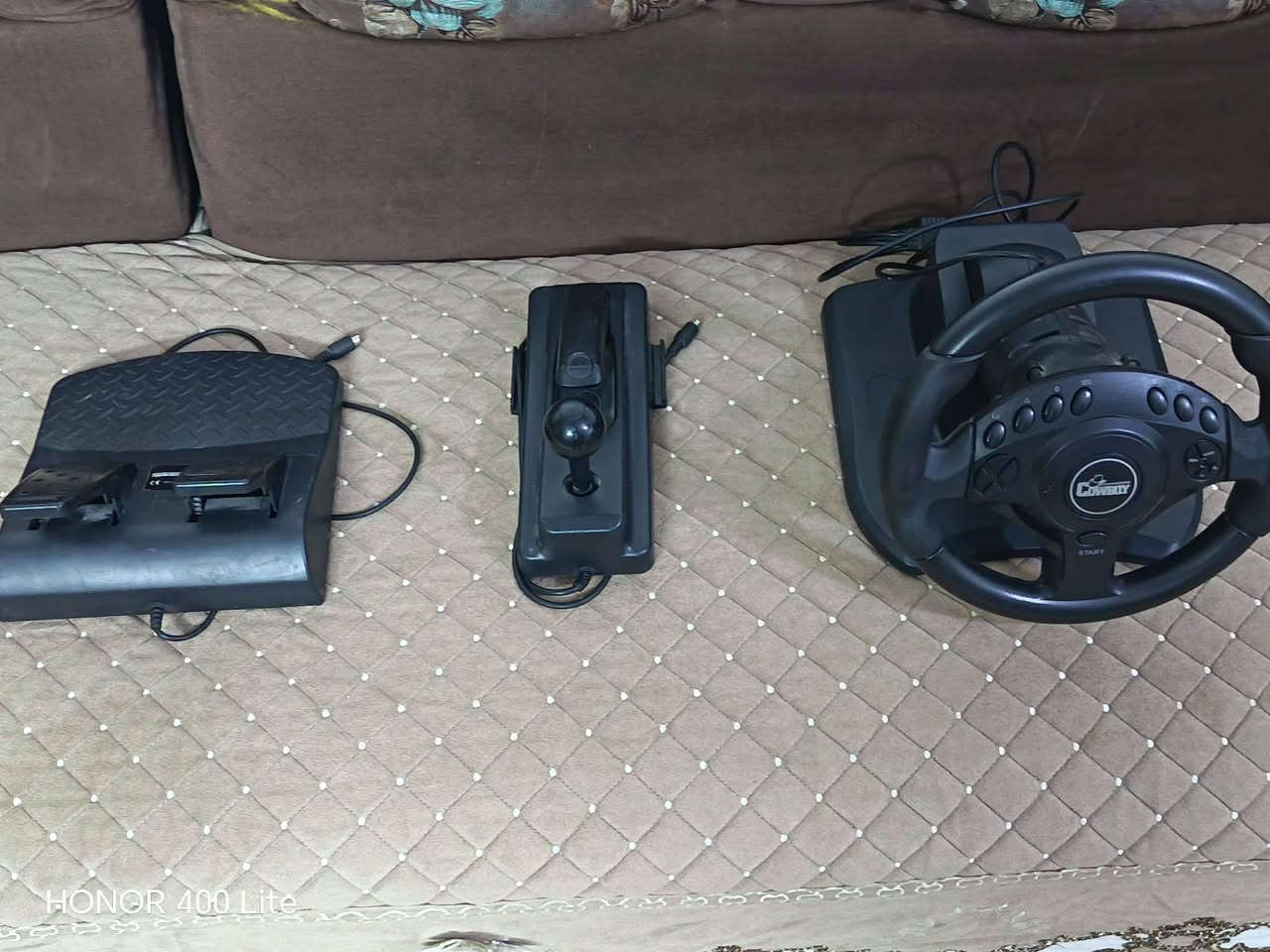 السلام عليكم دركسون ستيرن ما ألعاب يشغل بلي 3 و 2و1 مع كامل ملحقاته والسعر 30 وبيه مجال مكان بغداد مدينه الصدر الرقم ***********
