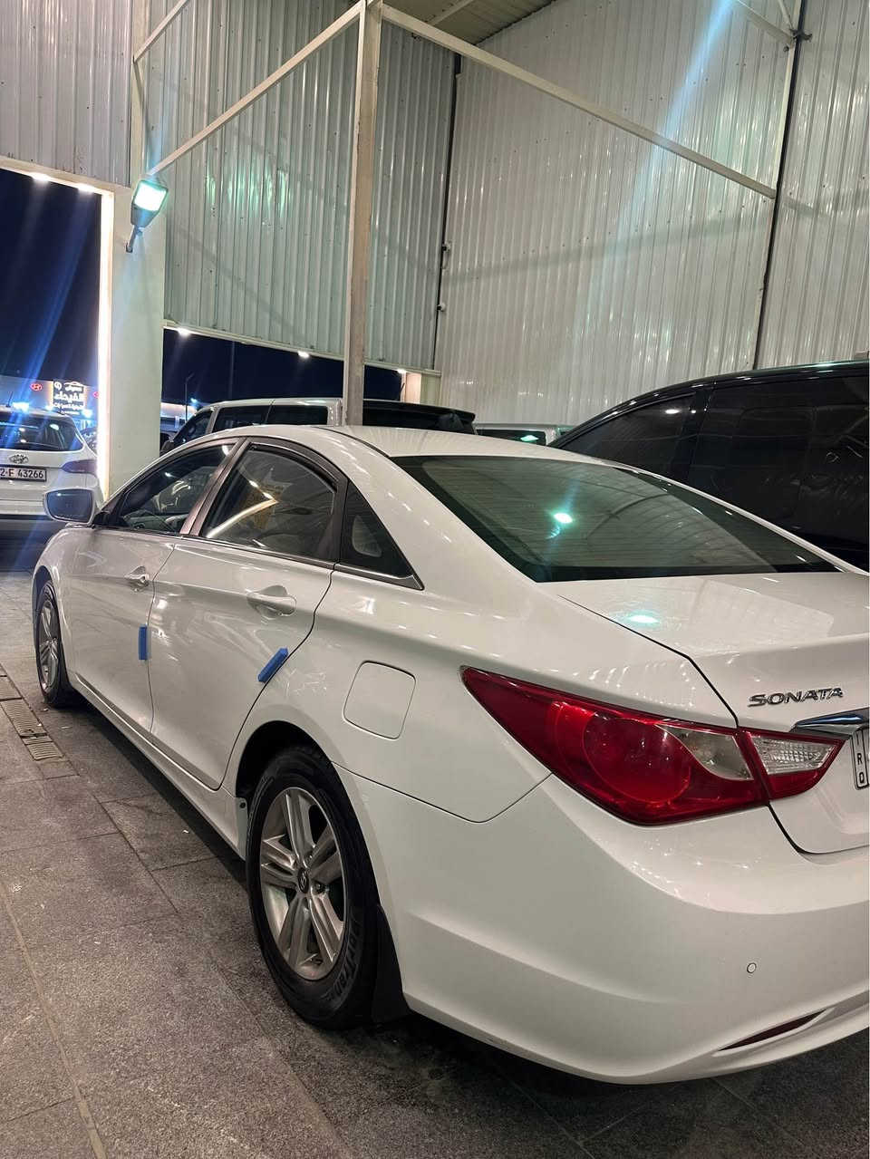 السلام عليكم هيونداي سوناتا ٢٠١٣ كفالة كفالة كفالة حتى من البارد هاي صورها اول ما خذيتها من المعرض وبعدها السيارة اجدد من الصور رقم ذي قار راعيها ولد صديقي من البصرة يريد تحويل وشرط تحويل هنا مشروع وطني السيارة فول مواصفات عدا البنرامة  السيارة اجدد من الجديدة مكينتها جديدة  2000 دوش مكاني بصرة ياسين خريبط 
رقم الهاتف ***********
سعرها ١٣٠ وبيها مجال حك الجية يعني قلليل وسيارة جديدة واسئل الله يرزق الي ياخذها البصرة, العراق
