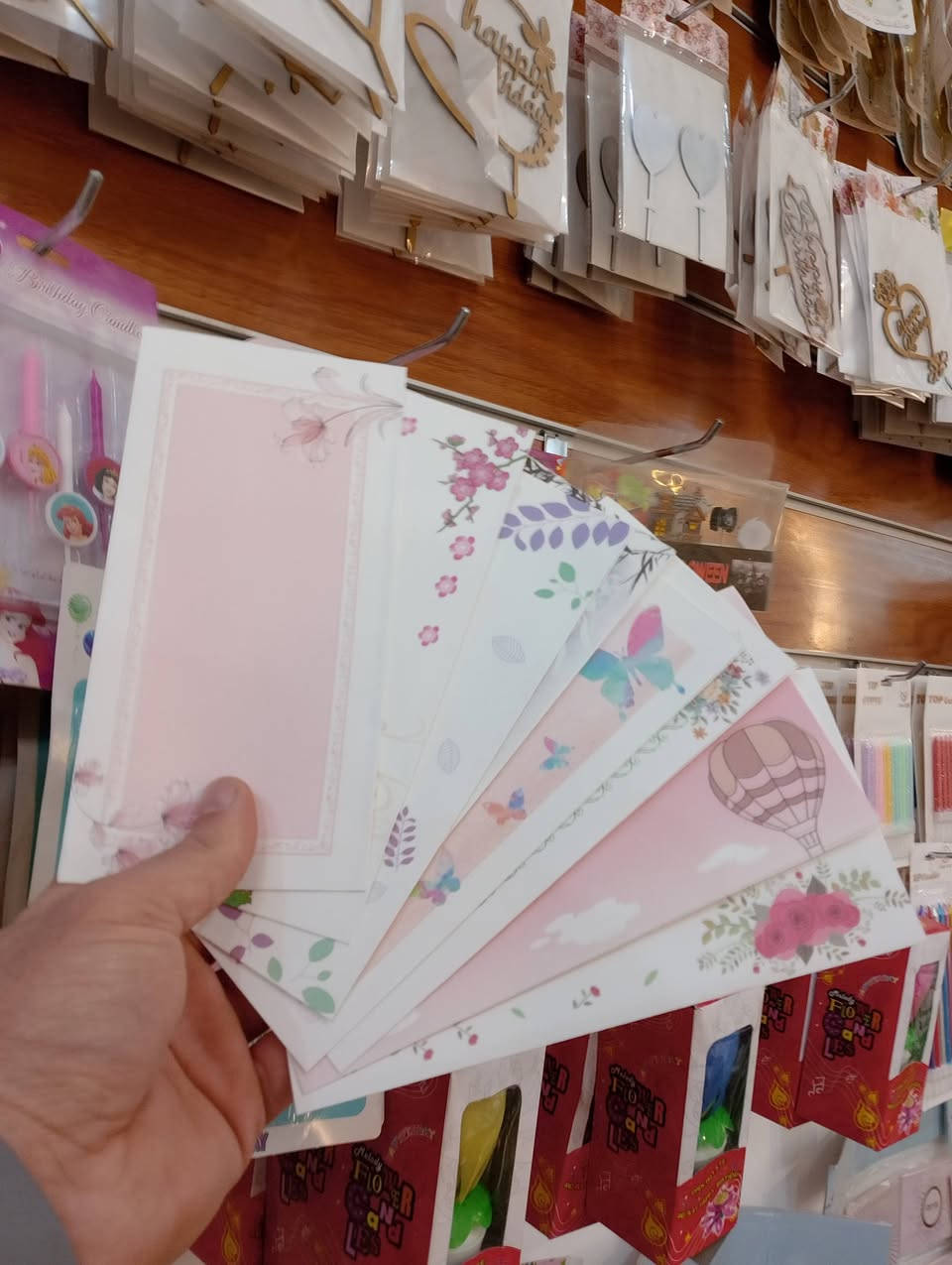 السلام عليكم
سفريات ومطيبات المصطفى 

تم وصول الفلين الهرمي 
وايضأ اتوفر ضروف مناسبات 
العنوان صلاح الدين قضاء الدور  شارع النائب مقابيل اسواق الحسنين 
الاسعار جدأ مناسبة 🔥 

للاستفسار 

*********** اتصال
*********** واتساب
