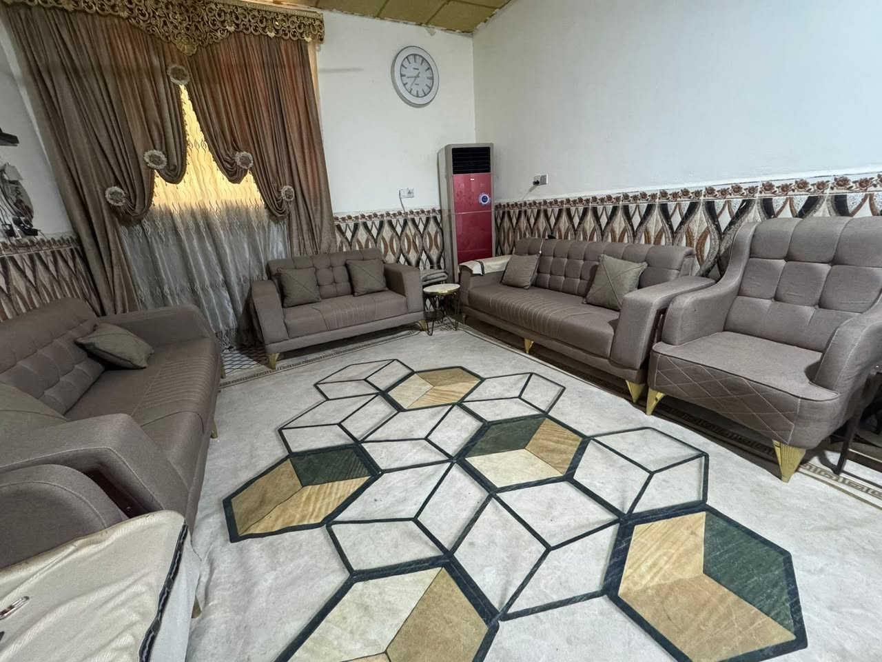 قنفات نضيفات استعمال جداً قليل بسعر ٦٠٠ وبيهن مجال


**إذا كنت صاحب هذا الإعلان وتريد حذفه لأي سبب، رجاءا أرسل رسالة إلى الدعم الفني**