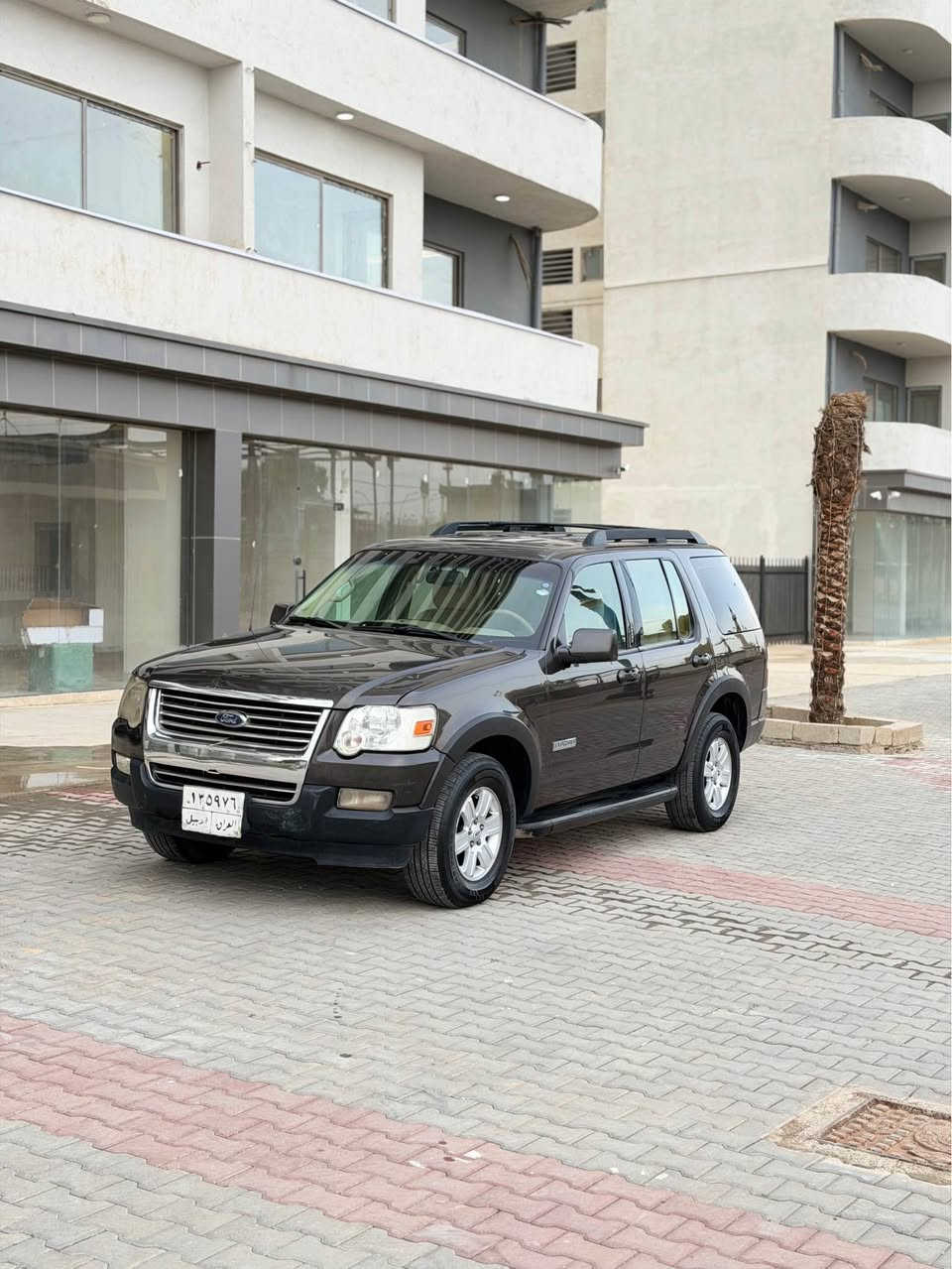 السلام عليكم 
فورد اكسبلور موديل 2007 

موصفات فول معدا فتحة سقف 
7راكب تبريد تبريد مركزي 

سيارة بدون ضبغ مكفوله من ضبغ
بس بي مكانين بارد 

كير محرك شرط لاصرف لا بخار 
صدر امامى خلفى كله جديد مابى نقص

سعر 84 ورقه بي مجال 
مكاني كركوك داخل مدينة 
*********** كركوك, العراق
