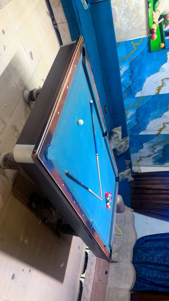سلام عليكم اخوان 
عندي ميزين بليارد للبيع ثنيناتهم بكل شرط ونضافه ابيعه  واربع كيوبات معل الميز 
*********** اربيل شارع مخمور
