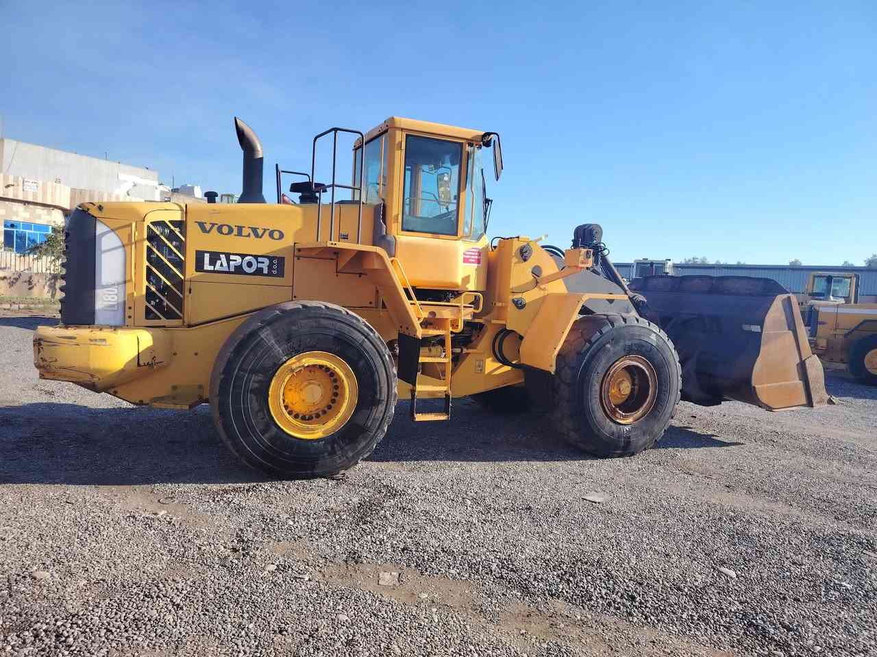 للبيع دخول جديد حاجي اومران L180E 2007
***********
***********
