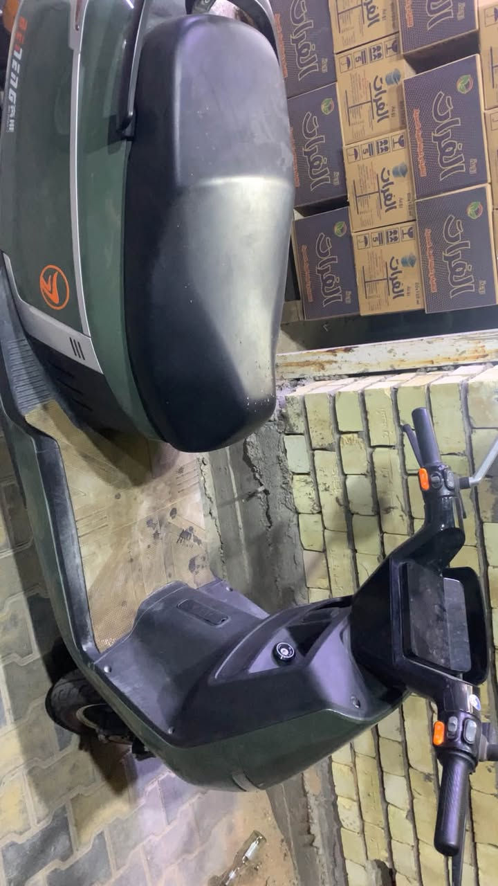 🛵 للبيع سكوتر كهربائي BENENG ⚡
✅ 6 بطاريات
🔋 نظام كهربائي قوي
🔄 بك (Reverse) للرجوع للخلف
🚀 مثبت سرعة (Cruise Control)
💡 إنارة LED
🛞 فرامل دسك
💺 مقعد مريح مع مسند خلفي
مواصفات فول كامله
استعمال قليلل

💰 السعر: 900
📌 بيها مجال.

📩 للاستفسار تفضل خاص.

📞او رقم التواصل: ***********
