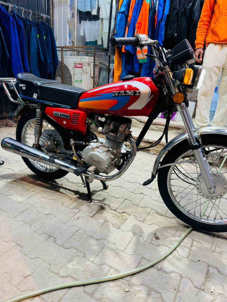 السلام عليكم
دراجه للبيع ناما اوراق 7 أصوليه
دراجه نضيفه تجي وتشوف بعينك مال جناي  الشراي يتصل ويدلل 
***********
 ***********
