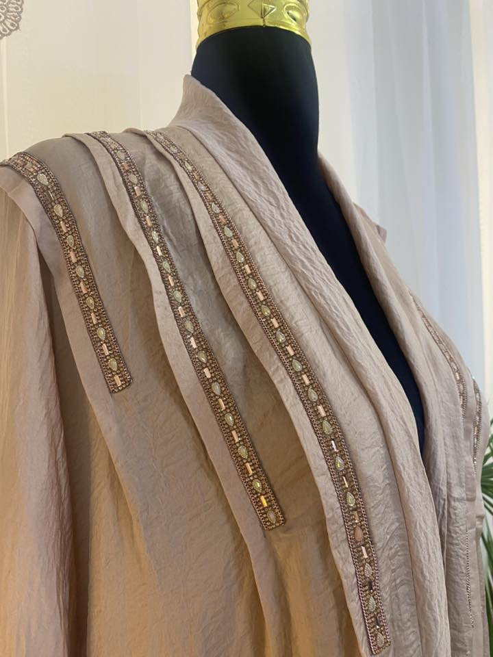 🦋 كشخة الخليج وصلت.. بشتات "سوبر خليجي 15 الف فقط! 🦋
لأن الأناقة ما تكمل إلا بلمسة خليجية، وفرنا لكم أرقى وجبة بشتات بـ "نظافة السوبر" (90%) وشياكة ما صايرة..

✨ ليش تختارين بشتاتنا؟

• القماش: خامات خليجية درجة أولى، باردة ونازكة.

• النظافة: قطع سوبر نظيفة (90%) كأنها جديدة.

• السعر: صدمة! أي قطعة تختارينهاب ١٥ قط!


**إذا كنت صاحب هذا الإعلان وتريد حذفه لأي سبب، رجاءا أرسل رسالة إلى الدعم الفني**