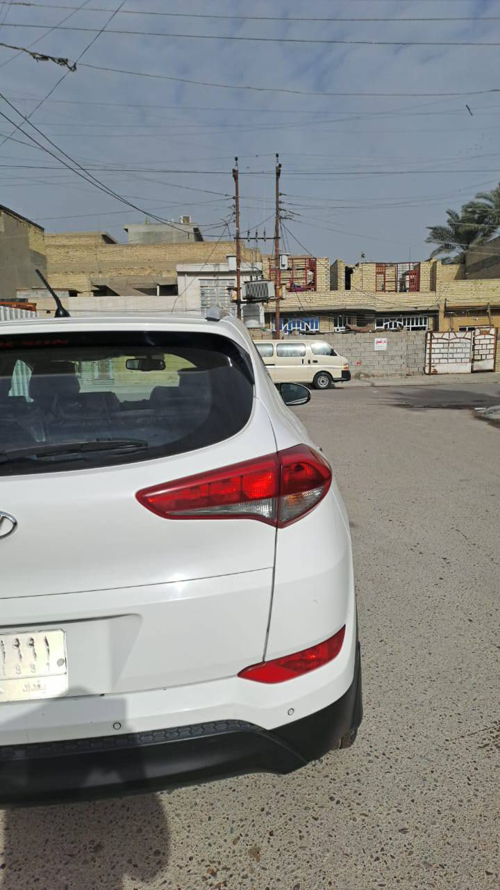 السلام عليكم
توسان 16خليجي رقم بغداد مكفوله من الصبغ والتبديل 
مكينه دوش 2000 
كرسي كهرباء 
مري شفط 
اشاير بالمري 
كاميرا 
تبريد قطعتين 
السياره جديده 
مكاني بغداد 
السعر 160
الاتصال ع الرقم 
***********
