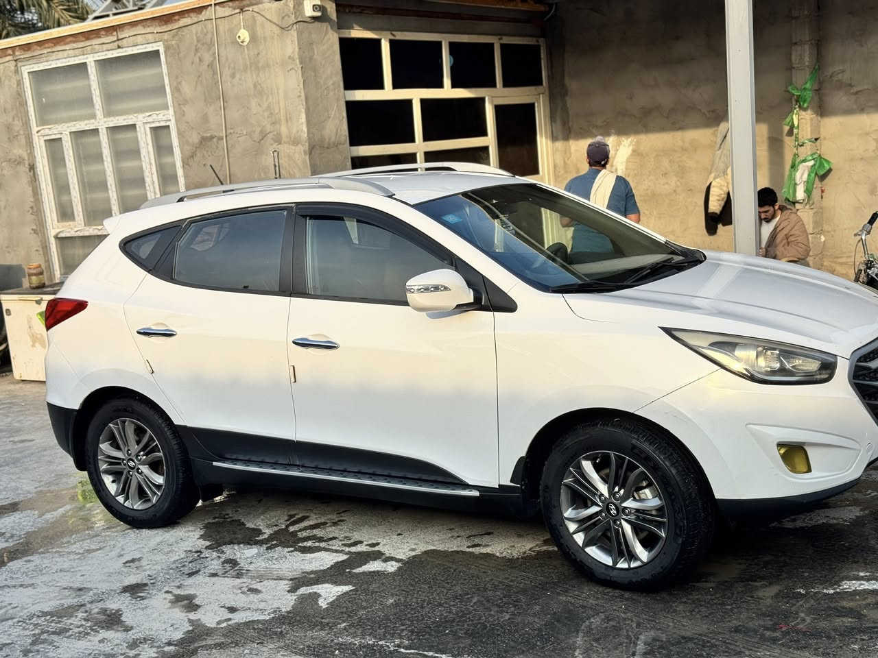 سلام عليكم 
توسان 2014
بدون حادث وبدون صبغ (بارد قليل) 
المكان :كربلاء طوريج
السعر (١٦٣)
***********
