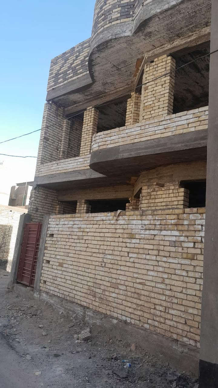 السلام عليكم 
هيكل طابقين مساحه ٨٠ متر للبيـع 
الموقع زراعي شارع خوله 
السعر 90 مليون 
للاستفسار اكثر هاتف او واتساب ***********
