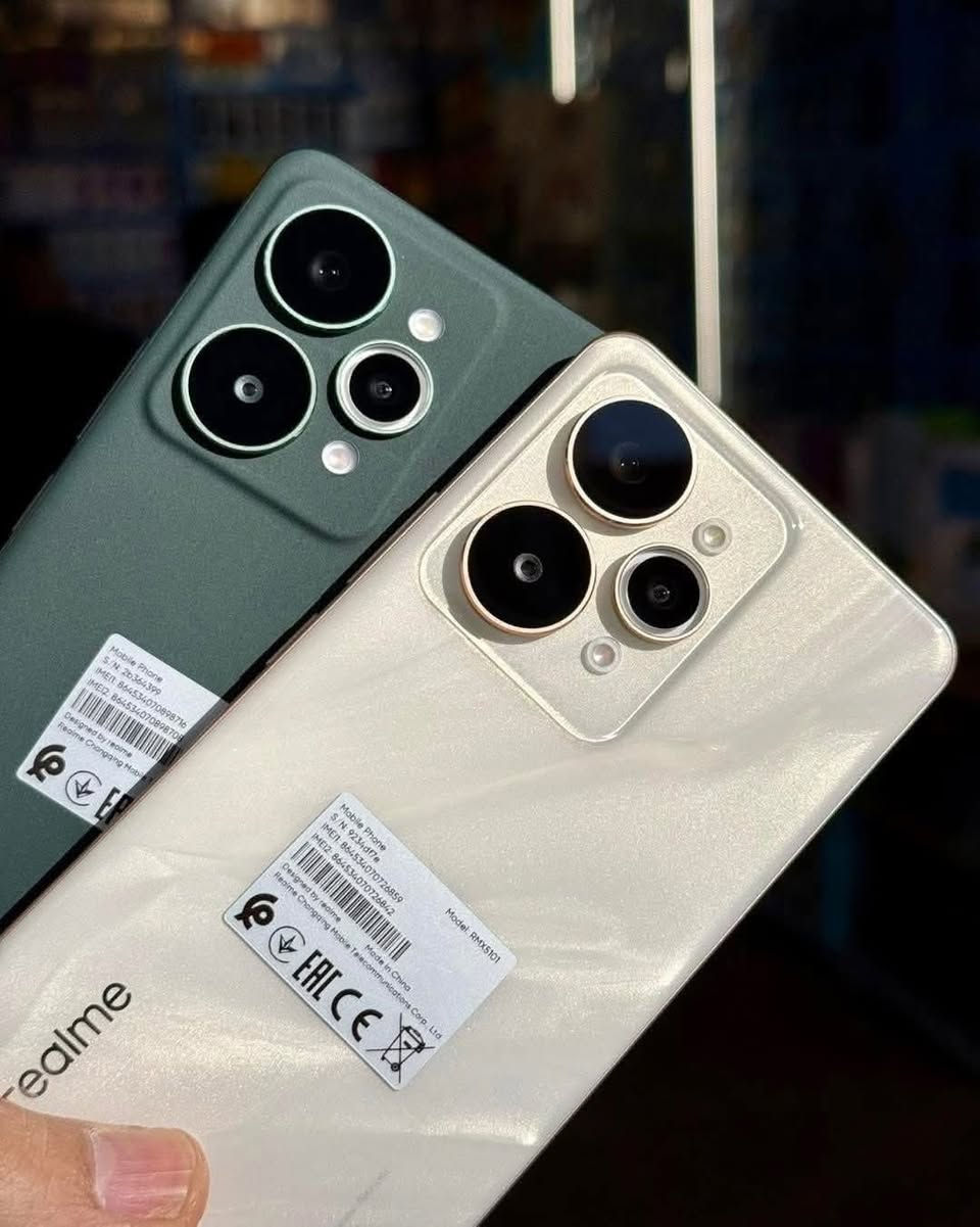 متوفر الان #شـركه_الـكنز
‏✨ Realme 15 Pro 5G…
السعر 🔥🔥
 قوة تعتمد عليها بكل لحظة ✨
إذا تبحث عن موبايل يجمع بطارية تعيش، تصوير واضح، وأداء سريع بدون تنازلات — هذا الجهاز مصمم حتى يواكبك طول اليوم بثقة 💪📱

المواصفات:
📸 كاميرات 50MP أمامية وخلفية
صور دقيقة، ألوان طبيعية، وأداء ممتاز بالليل والنهار
🔋 بطارية 7000mAh + شحن سريع 80W
استخدام طويل بدون انقطاع، وشحن سريع يرجعك خلال دقائق
⚙️ معالج Snapdragon 7 Gen 4
سلاسة عالية، استقرار بالألعاب، وأداء قوي بكل الاستخدامات
📺 شاشة AMOLED بحجم 6.8 إنش – 144Hz
تجربة مشاهدة فخمة، سلاسة واضحة، وألوان مبهرة
💾 ذاكرة 12GB RAM + 512GB ROM
مساحة كبيرة وتشغيل سريع بدون أي بطء

......................................................
‎📍  قضاء النصر 
الفرع الاول  السوق المسقوف 
‎مجاور سيد ضرغام ابو الخطوط
‎مقابل مطعم الساده
‎
الفـرع الـثانـي / قـرب فـلـكه الـعلماء 📍
دوام الشـركه : يومياً من الساعه 8 صباحاً الــى 
الــساعه 10 لــيلاً

للتواصل:  واتساب. ***********
***********

خدمه توصيل 🚚 مجاني داخل النصر💚
