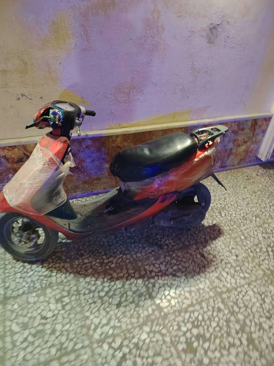 سلام عليكم دراجه عصفوريه للبيع الدراجه نضيفه خير من الله مجفته مره وحده شلعه ومعدل تخبل نقص فقط باتري السعر 300وبيها مجال مكانها بغداد البنوك للستفسار ***********
