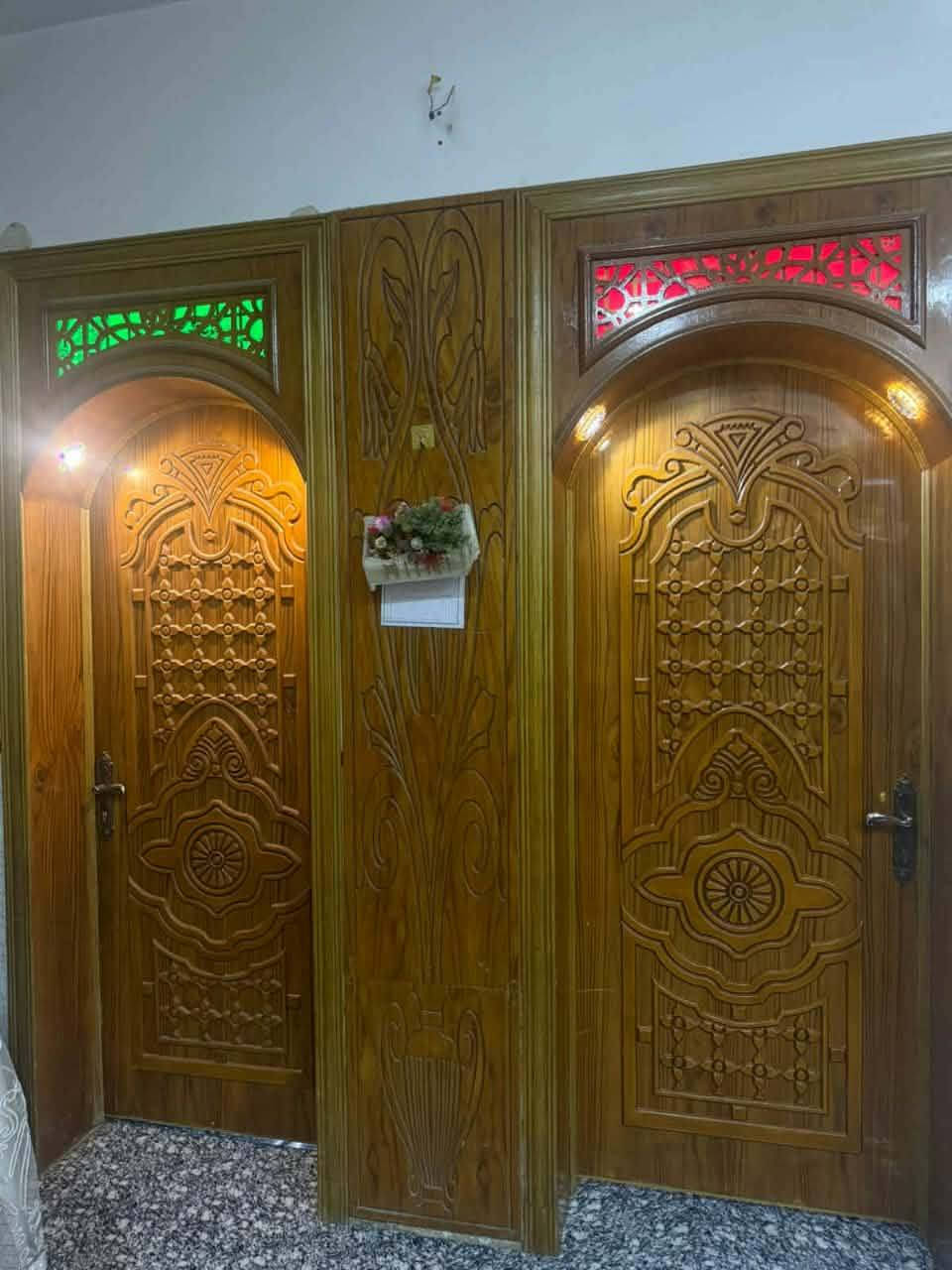 دار للبيع كربلاء مساحه 150م سند 25 بناء حديث طابوق طابقين 
طابق الاول 3غرف نوم وصاله وصحيات وبيتونه  ومطبخ وسطح بي درج خارجي كونكريت صب يعني تكدر تعزل ثاني وحده 
اما طابق الارضي 2عرف نوم استقبال مطبخ صاله وصحيات داخليه مغربي وصيحات خارجيه
موقع البيت  الامين الاولى شارع ابون الدهن خلف اسواق المائدة طريق الي يدخل مدخل ثاني خلف جامعه اهل البيت السعر 185مليون مع المجال 
مكتب ارض الجنة باداره السيد حيدر البطاط الحر مقابل مدرسه علي الوردي 
تواصل مع الارقام ***********
***********
