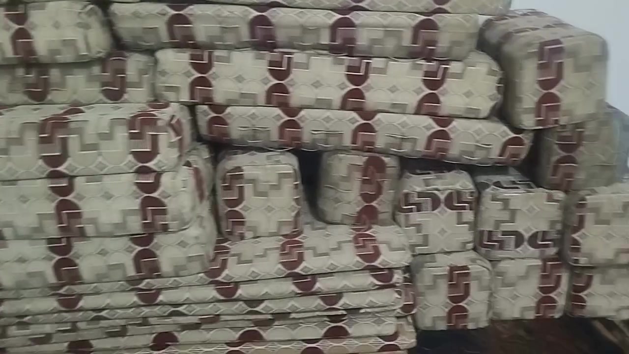 ديوان  ونص مال ديوانيه جبيره نظيف  وميز بلازما نظيف للبيع


**إذا كنت صاحب هذا الإعلان وتريد حذفه لأي سبب، رجاءا أرسل رسالة إلى الدعم الفني**