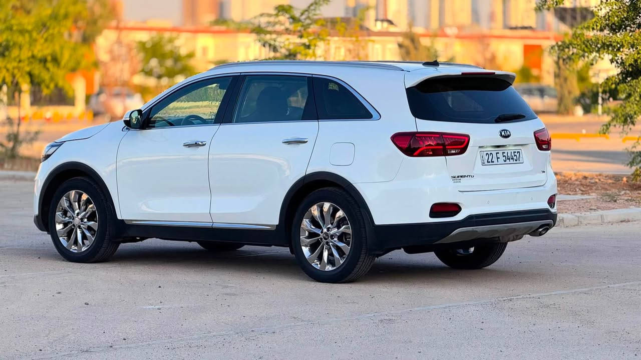 سورنتو 2019 

مكفوله  من الضربه والصبغ 
بيه بارد فقط 

وسياره جديده على وضع الشركه برغي مامفتوح بيها كير محرك كفاله عامه 
سياره فول مواصفات 1/1 
بانوراما 
محرك 6 سلندر 
7 راكب 
3 قطع تبريد 
بصمه 
مري شفط 
اشاير بالمري 
كشنات جلد 
كرسي كهرباء  جهتين 
شاشه ابل كار بي 
 تبريد شاشه 
بردات خلفيه 
صندوق كهرباء 
شاحن واير ليس 
تحكم ستيران 
ترحيب 
لايتات زنون 
بك لايت LED 
بعد بيها هواي مواصفات 

سياره جديده على وضع الشركه 
رقم اربيل باسمي 
فحص وهزه وسنويه كله جديد 

السعر 225

***********
