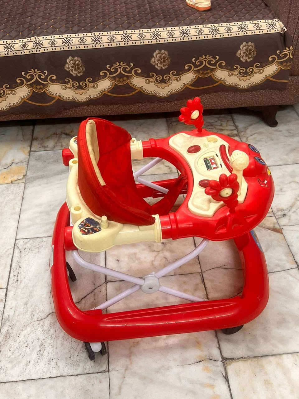 سلام عليكم حجله للبيع سعرها 20 وبيهه مجال للشراي  " ***********
