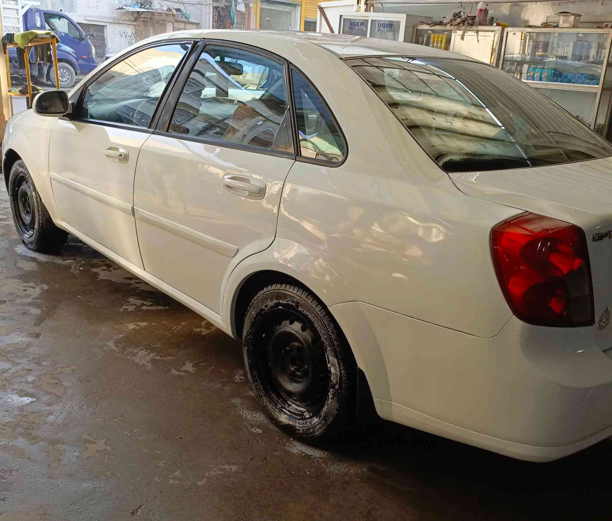 سلام وعليكم اوبتراء 2011 بيهه صبغ جاملغ امامي فقط جهه السايق اما  الباقي كفاله عامه
تبريد ثلج صدر حداده مكاني بغداد السيديه السعر 65 وبيهه مجال 
الاستفسار ***********
