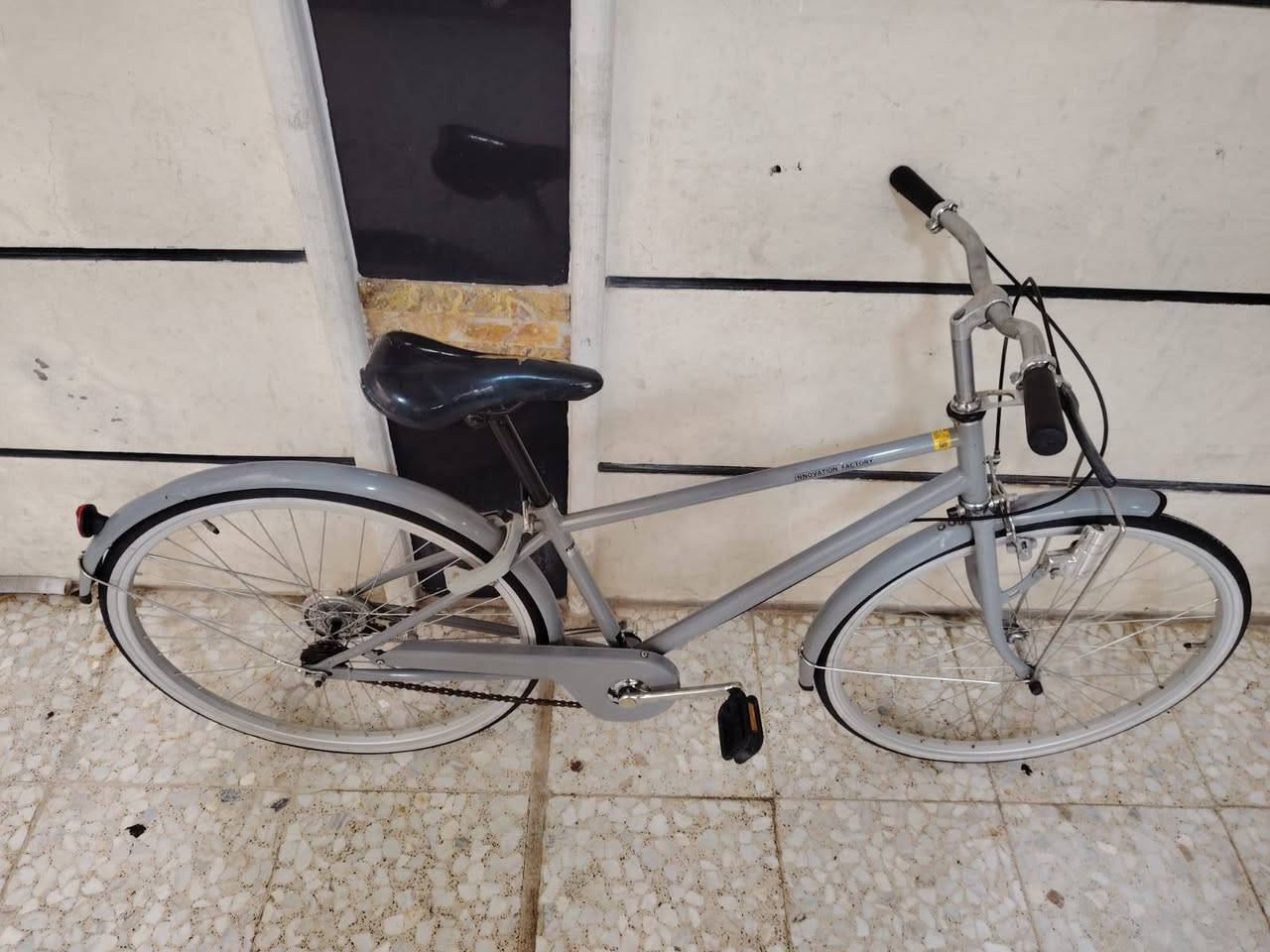 السلام عليكم ورحمة الله وبركاته
بيسكل موديل بناتي حجم ٢٦
باله ياباني النضافه فول
وضع حاويه سوبر a
غير مستخدم داخل العراق
موديل حديث ٢٠٢١ زيرو مامشي
السعر ( 90 الف) ثابت
نمره وحده بطيخه شيمانو
بيسكل مختم لون ميمز فيلي
العنوان بغداد منطقة الحبيبيه
هاتف ***********
الاستفسار واتساب
