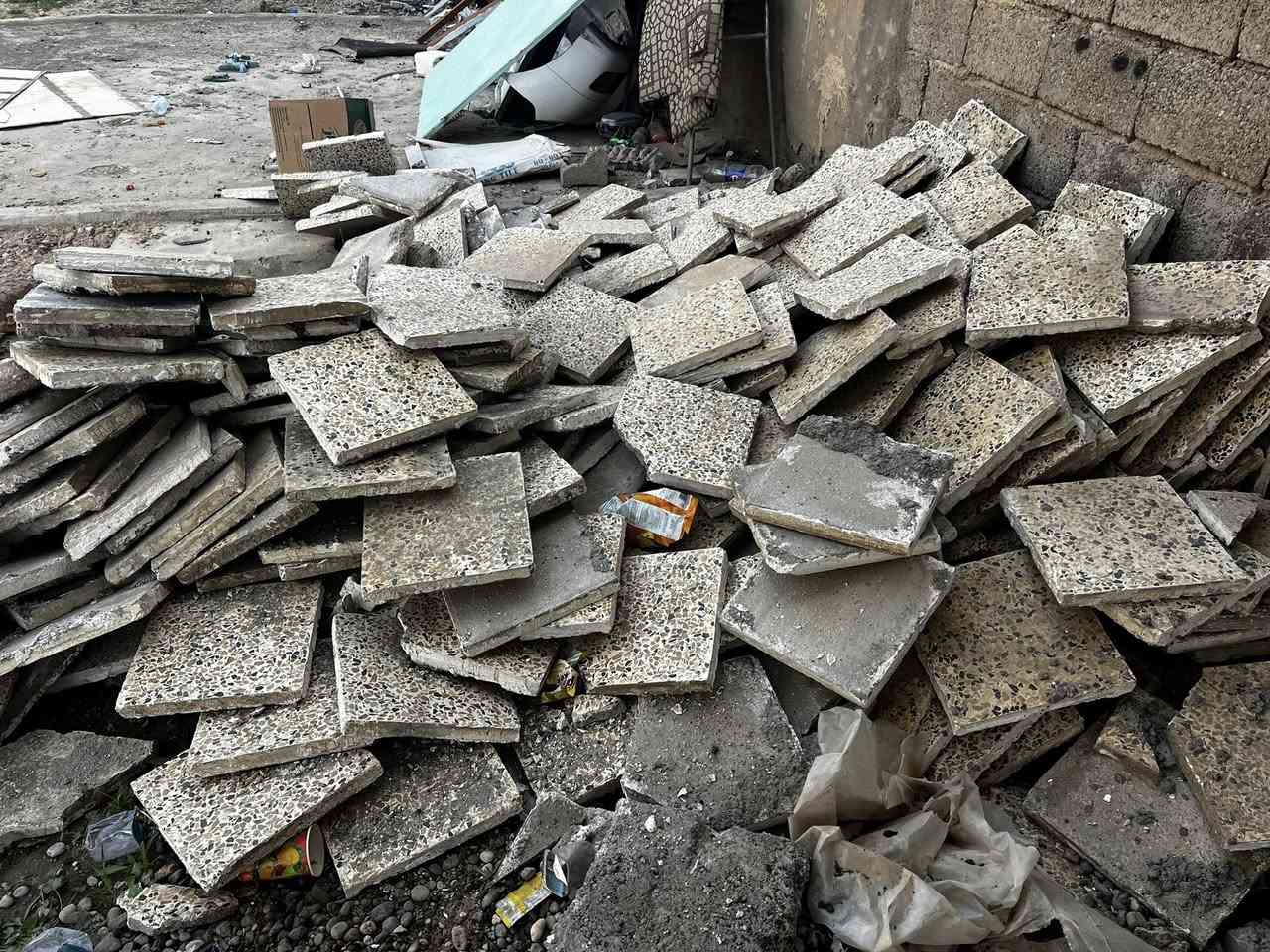 كاشي تقريبا 450كاشيه الى 500كاشيه
يفيد اهل القالب
تريد تطبيك هم يطبك شلع  ابيعه ب100وبي مجال بسيط 
***********
