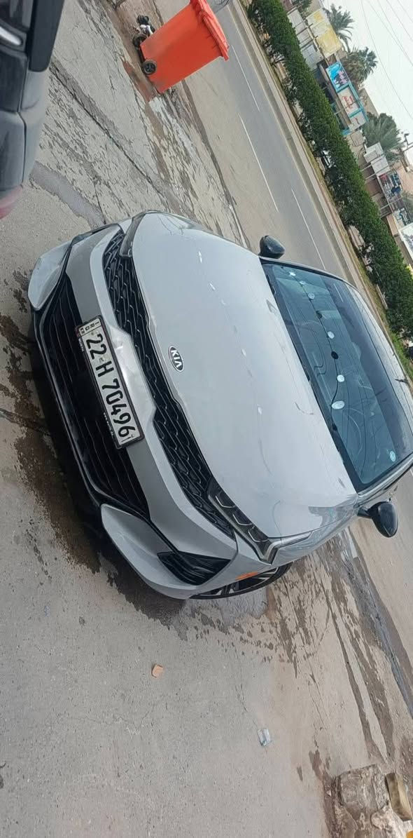 السلام عليكم سيارة نوع (k5) السيارة جديدة بمعنى الكلمة أي نقص مابيه ربع ما تذب عليها ماشيه   90 حادثه جاملغ خلفي بدول دواخل سعر 135 بيهه مجال بكاني بغداد شارع فلسطين   ***********
