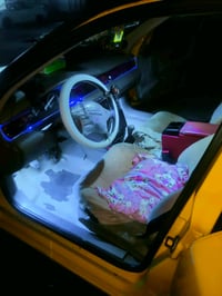 سياره نضيفه ومكينه جديده السياره خير من الله بس بنيد تعبان وباب الصدر ...