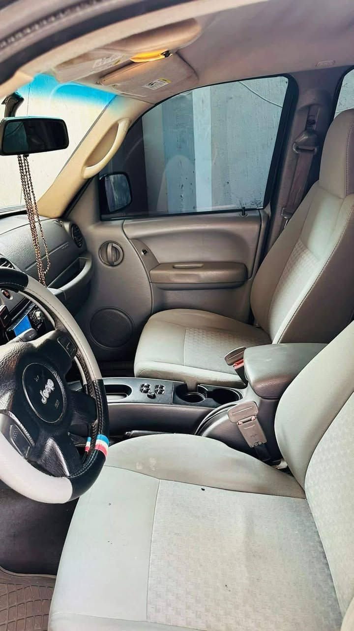 السلام عليكم
للبيع جيب لبرتي 2006 بدون حادث بدون صبغ عدا البنيد مصبوغ بسبب الجراد 4 ويل

كهربائيات كلها بلادية وشغالة شاشة كار بلي وكاميرا خلفية تبريد ثلج تدفئة شغالة تخم تاير جديد صدر جيد بس بيها لاستيك ولف المحرك نشط والكير نشط

تراي وين يعجبك سعراها 85

للاستفسار ***********
