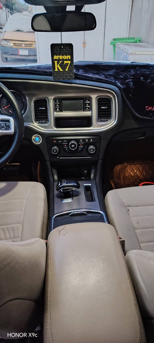 سلام عليكم
جارجر موديل للبيع خليجي دخول جديد ادوات ادوات 
سياره كفاله من ضربه وكص بيها رشات 
مقدم عله تسجيل مرور ميسان 
سياره جديده بمعنى الكلمه 
مكان السيارة ميسان 
***********
