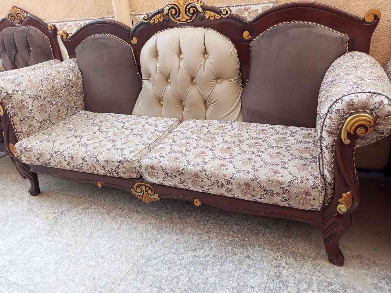 يالله تخم ملكي 6قطع 10 مقاعد زان كلش قوي ونضيف مابي ضرر السعر 325 وبي مجال لشراي ناصريه مركز ***********
